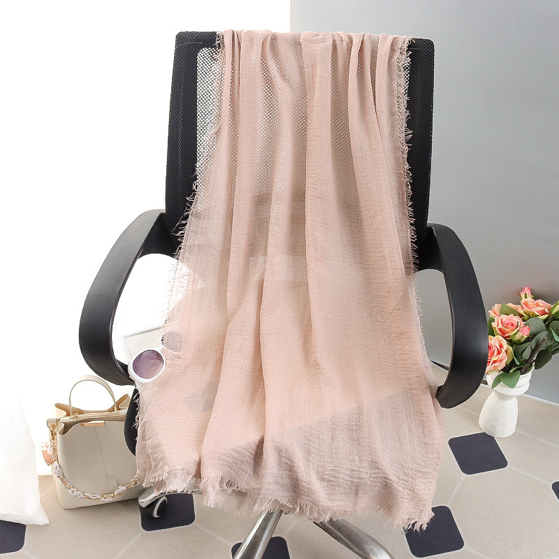 G245 Hidżab z miękkiego i oddychającego woalu