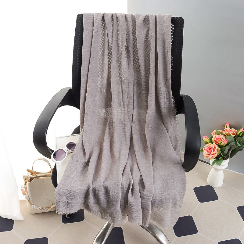 G245 Hidżab z miękkiego i oddychającego woalu