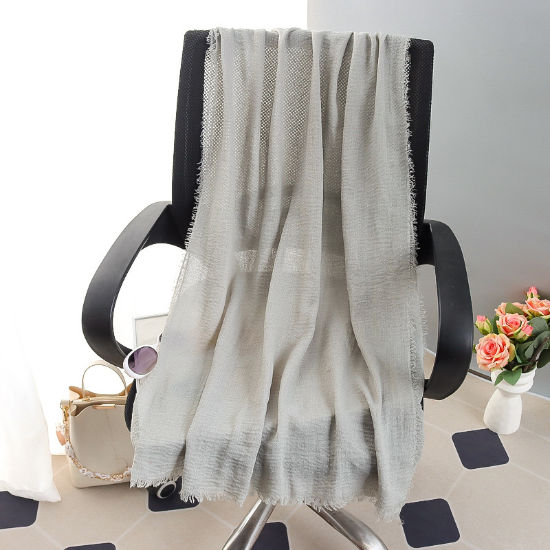 G245 Hidżab z miękkiego i oddychającego woalu