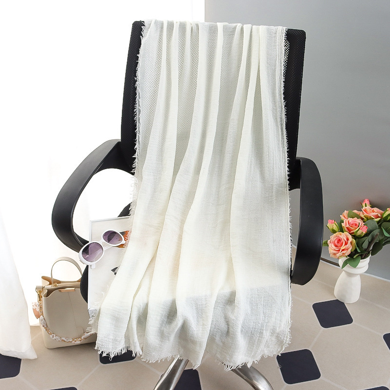 G245 Hidżab z miękkiego i oddychającego woalu