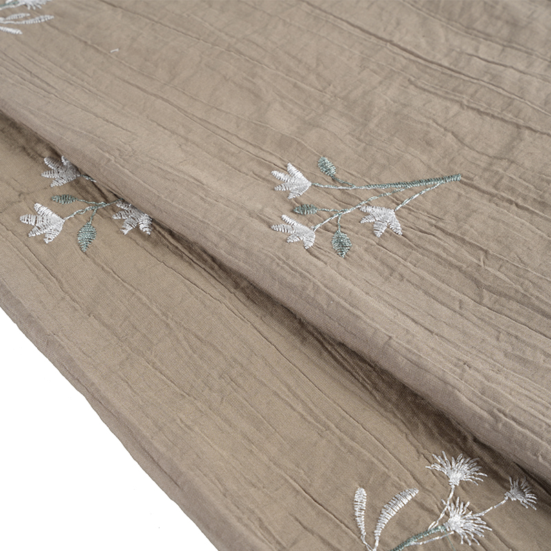 Tkanina marszczona w kształcie kwiatu i haftu w brzoskwiniową orchideę