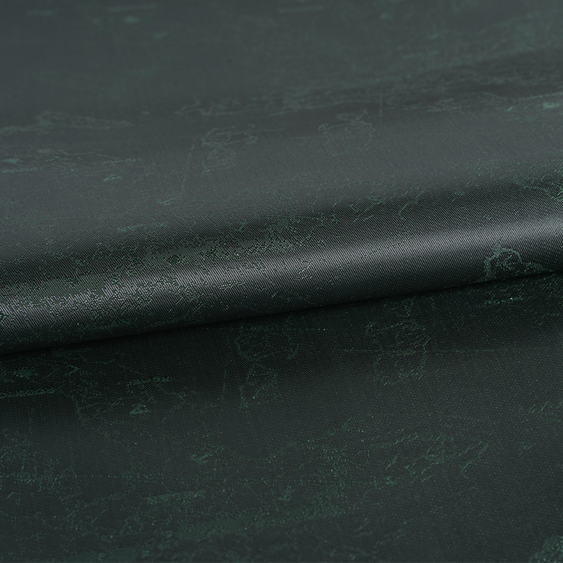 Żakardowa mapa z poliestrowym kationowym logo w języku angielskim