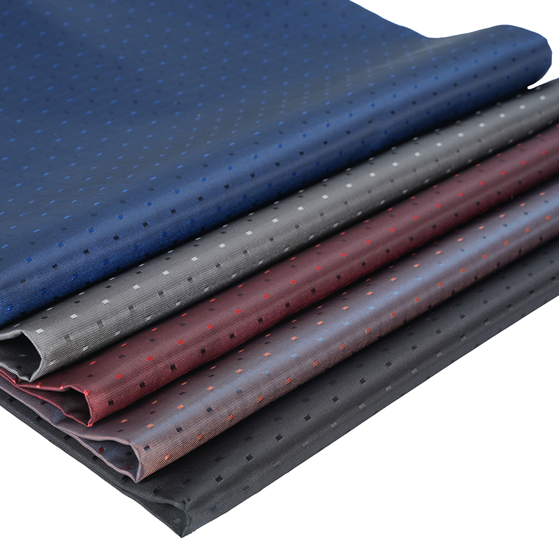 Kationowe kwadratowe kropki w małych żakardowych barwieniach