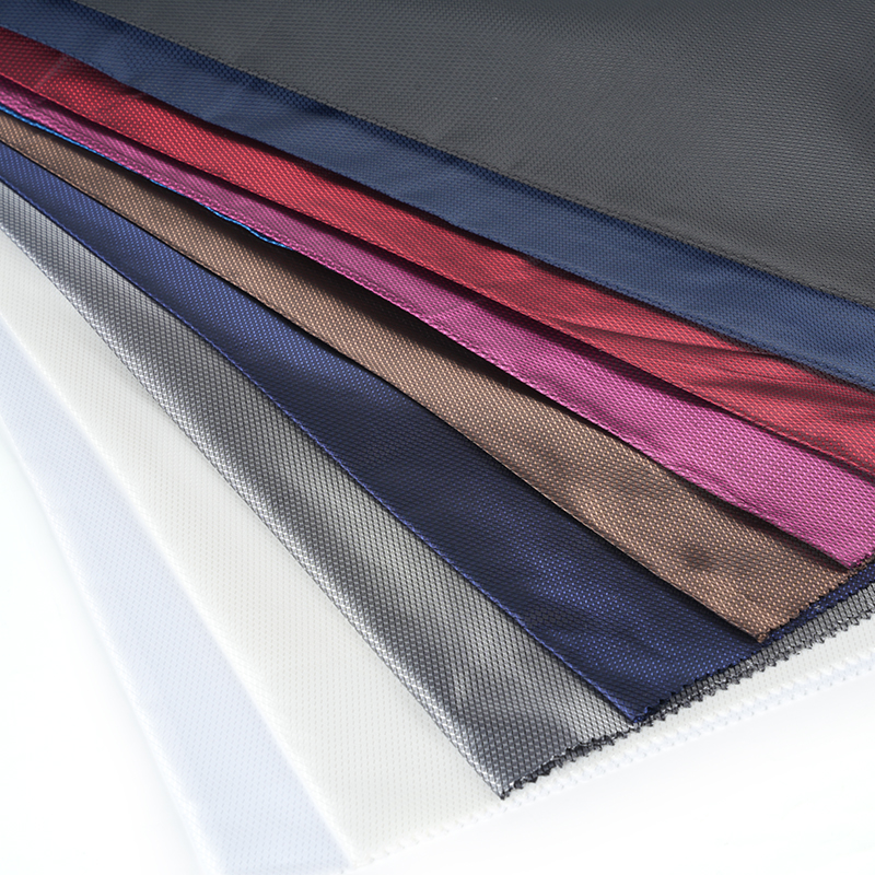 Poliestrowe kationowe falowanie wody