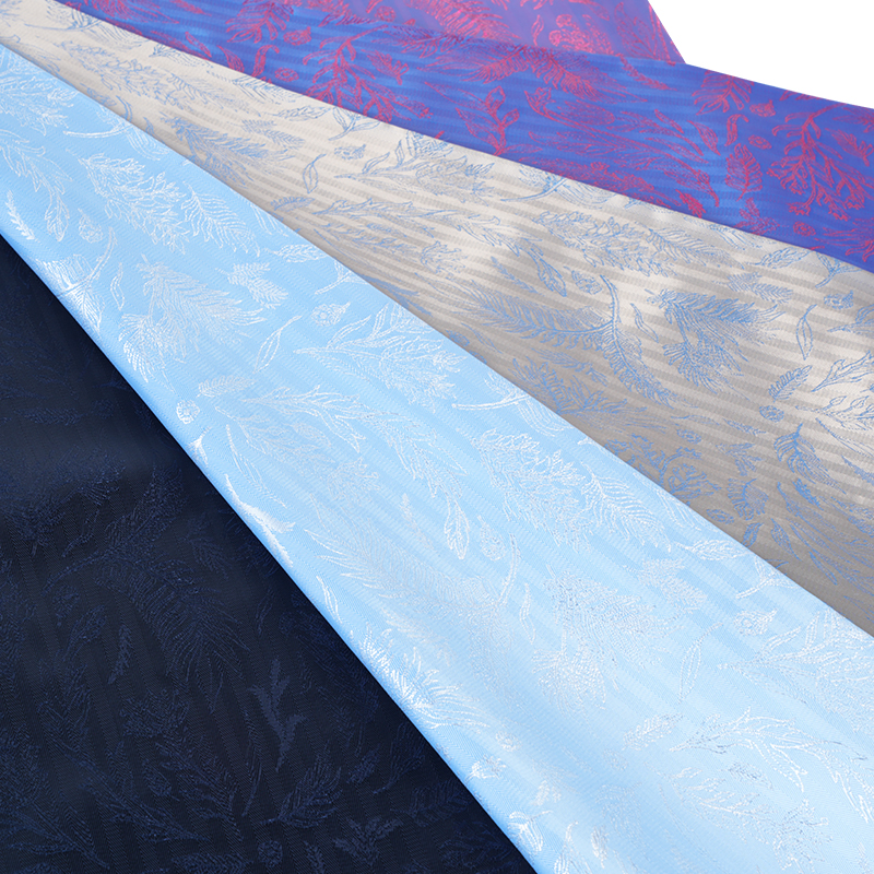 Tkanina żakardowa w czerwone liście PV