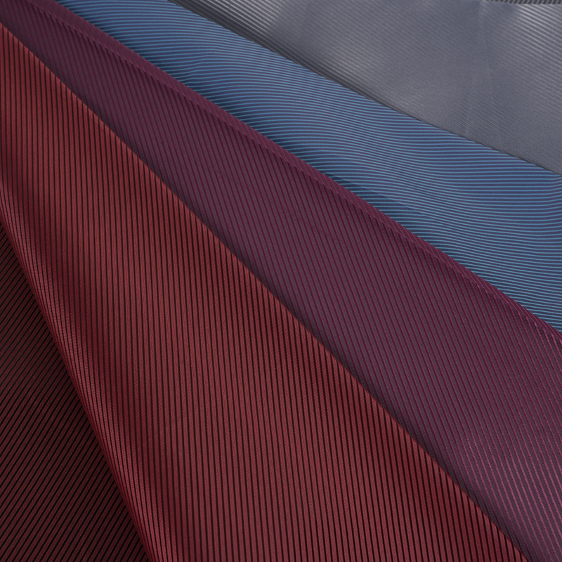 Tkanina poliestrowa o grubym splocie diagonalnym