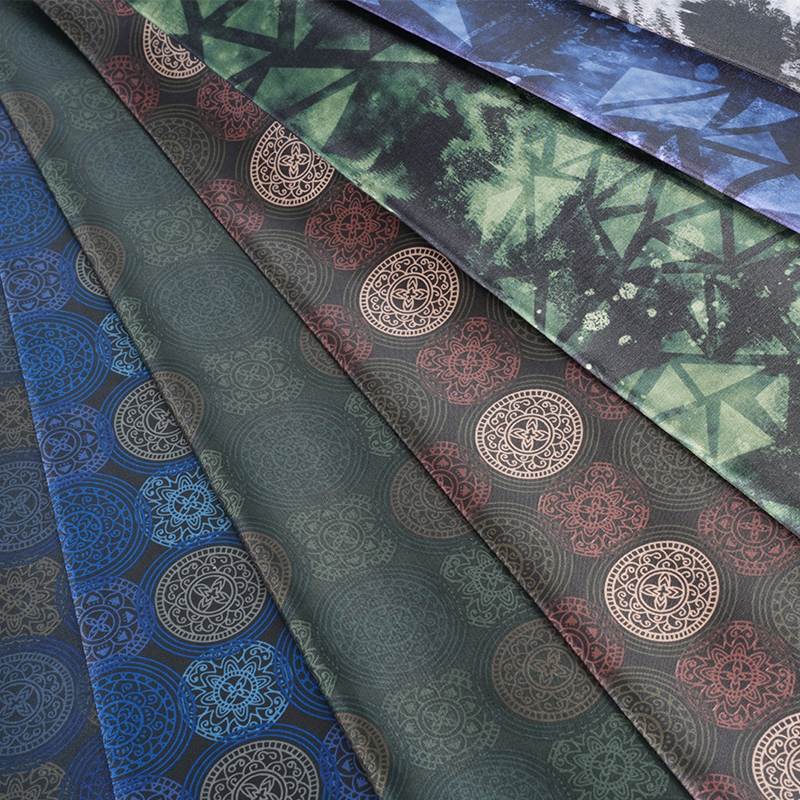 Lekka tkanina z nadrukiem mglistych lodów 180T