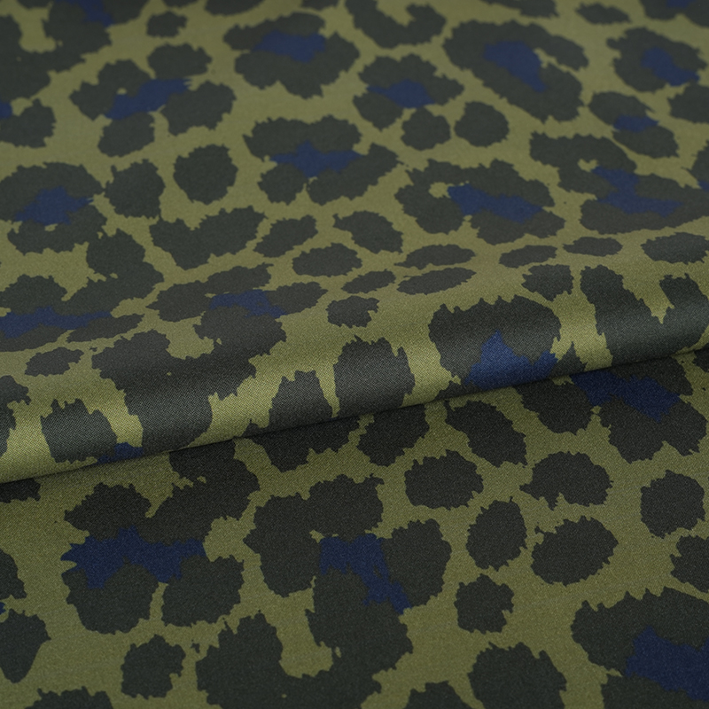 Tkanina Pongee o dużej rozciągliwości 230T, z dużym nadrukiem w panterkę