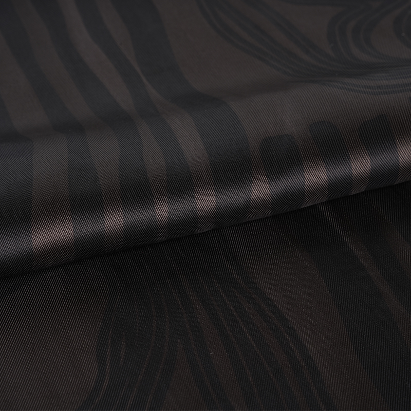 Tkanina z nadrukiem w paski o splocie diagonalnym 120D ze sztucznego jedwabiu